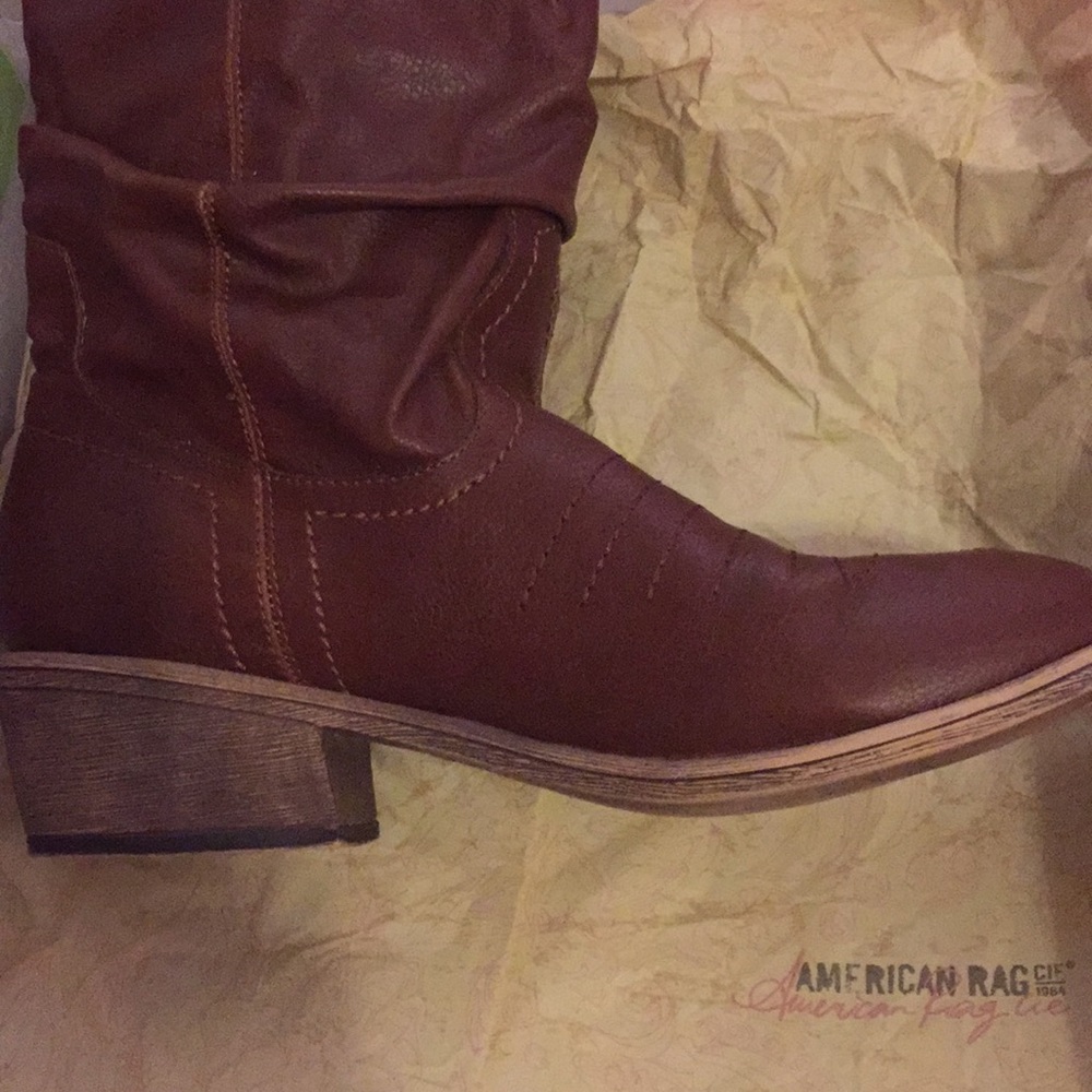 AWESOME - LIKE NEW - Crunched COWBOY Style Boots!!